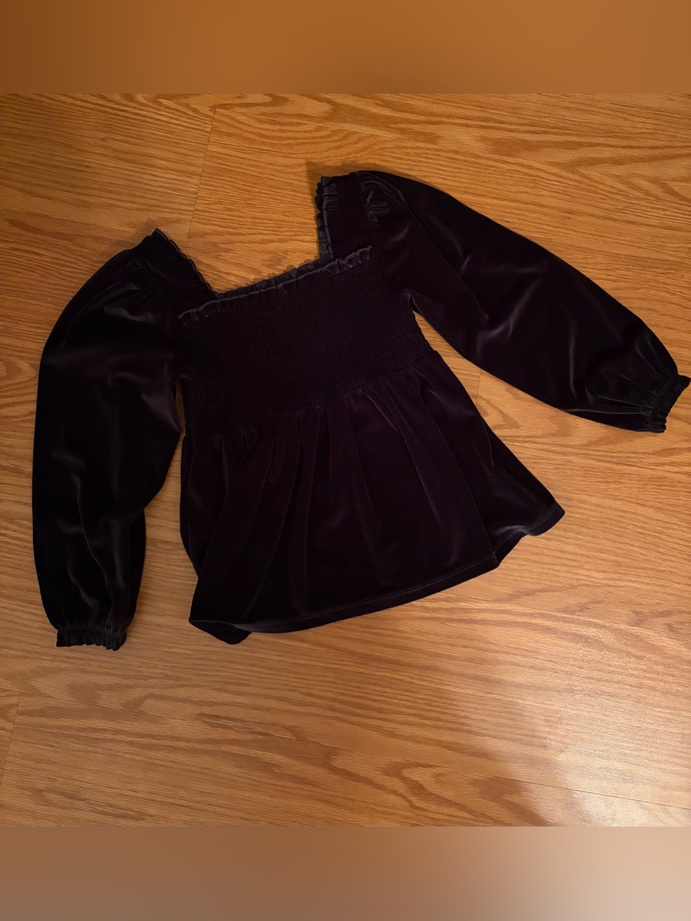 crown & ivy Girls Black Velvet Smocked Square-Neck Top